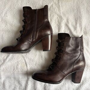 Everybody by B.Z MODA women Sz 7 Vernato bow knot leather mid ankle zip boots